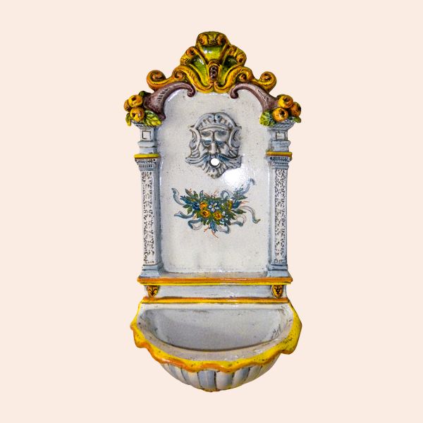 WALL FOUNTAIN WITH HEAD